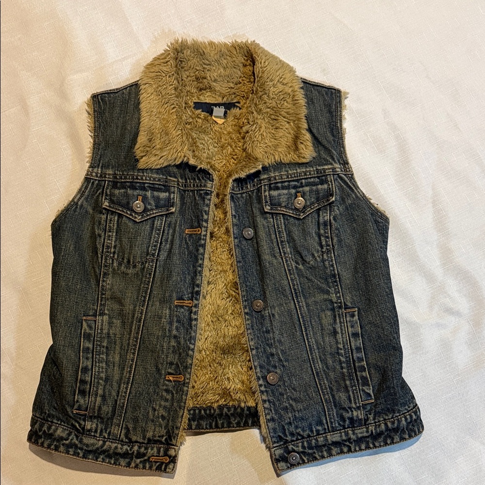 GAP Denim Vest with Tan Fur Lining